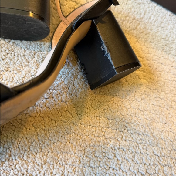 Gucci Black Leather Slingback Heels with Gold Double G - Picture 5 of 12